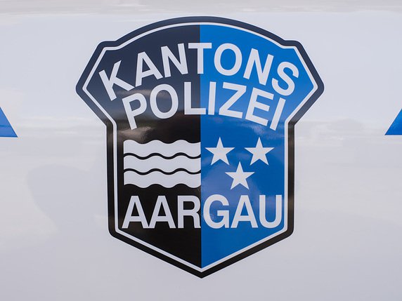 Une importante mobilisation policière était en cours samedi à la gare de Brugg (AG) en raison d'un objet suspect. Les lieux ont été évacués (photo symbolique). © KEYSTONE/ENNIO LEANZA