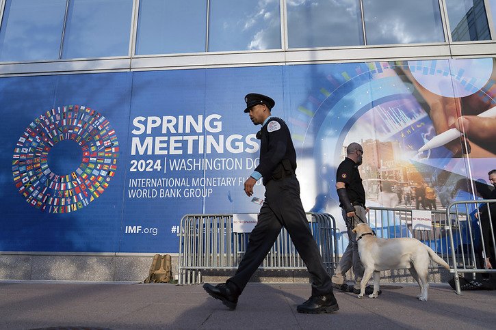L'approche suisse du "too big to fail" a trouvé un écho favorable auprès du FMI, dont la réunion de printemps se tient à Washington. © Keystone/AP/JOSE LUIS MAGANA