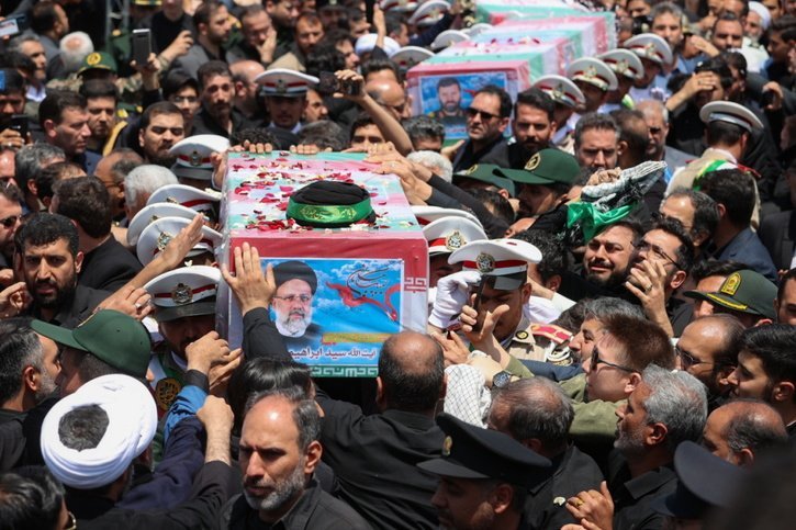 Publiant des photos de la foule en première page, les quotidiens conservateurs saluaient jeudi des "adieux épiques". © KEYSTONE/EPA/IRANIAN PRESIDENCY / HANDOUT