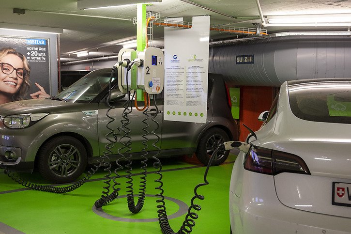 La taxe sur l'importation des véhicules électriques introduite en début d'année a eu pour effet un recul de la demande. (archive) © KEYSTONE/SALVATORE DI NOLFI