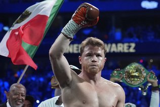 "Canelo" Alvarez conserve ses ceintures mondiales